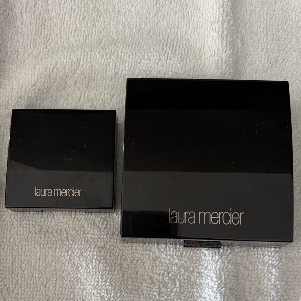 laura mercier Set of Face Illuminator Powder & Matte Eye Color